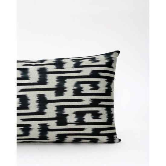 Διακοσμητική Μαξιλαροθήκη Αργαλειού Boho Ikat 35x60cm Μαύρο